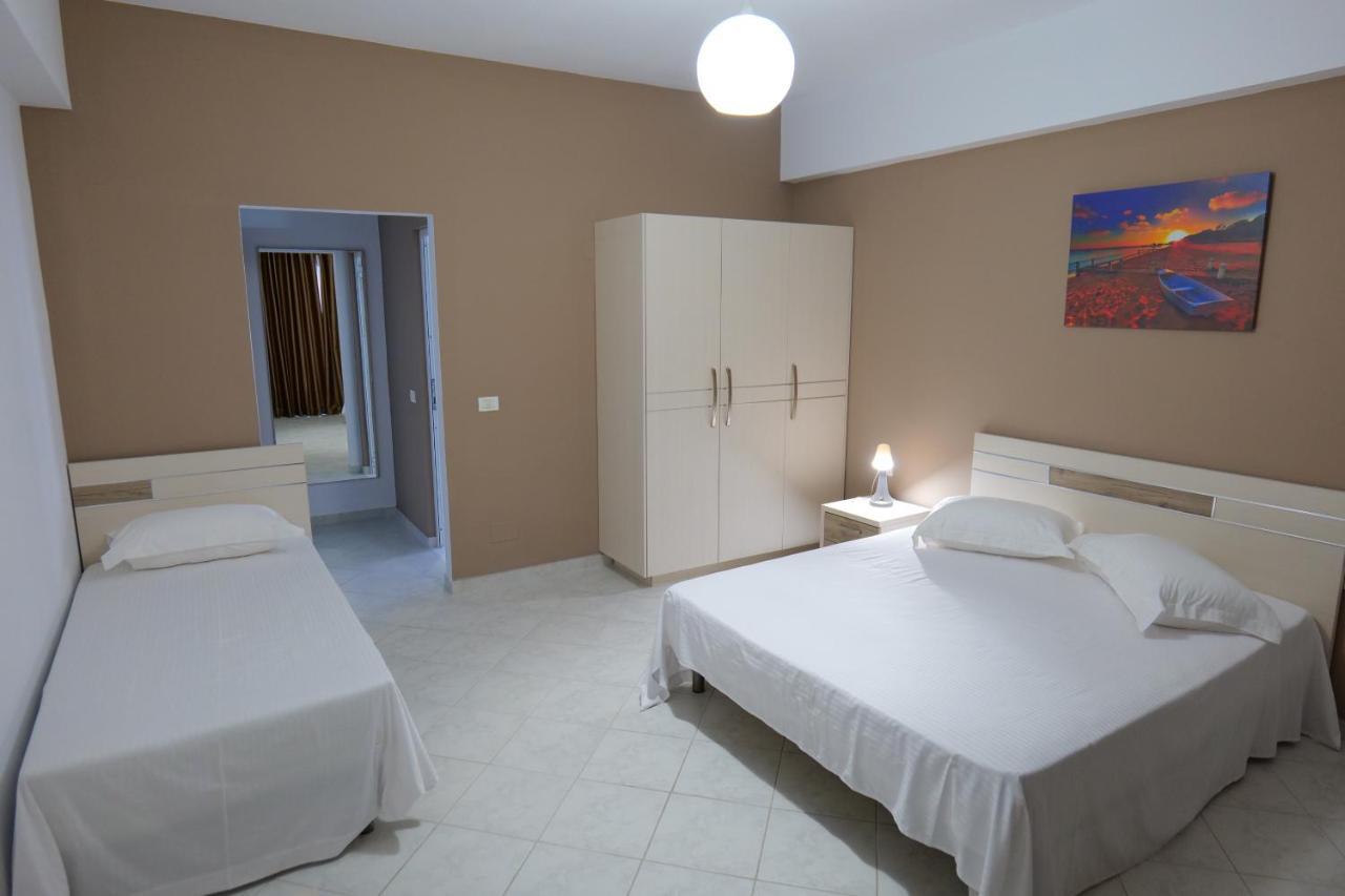 Saranda Inn Rooms & Apartments Buitenkant foto